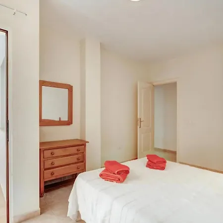Urban Space 3: 75m² De Vida Apartamento San Isidro (Tenerife)