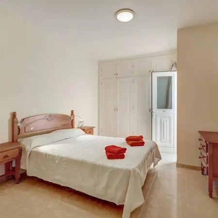 Urban Space 3: 75m² De Vida San Isidro (Tenerife)
